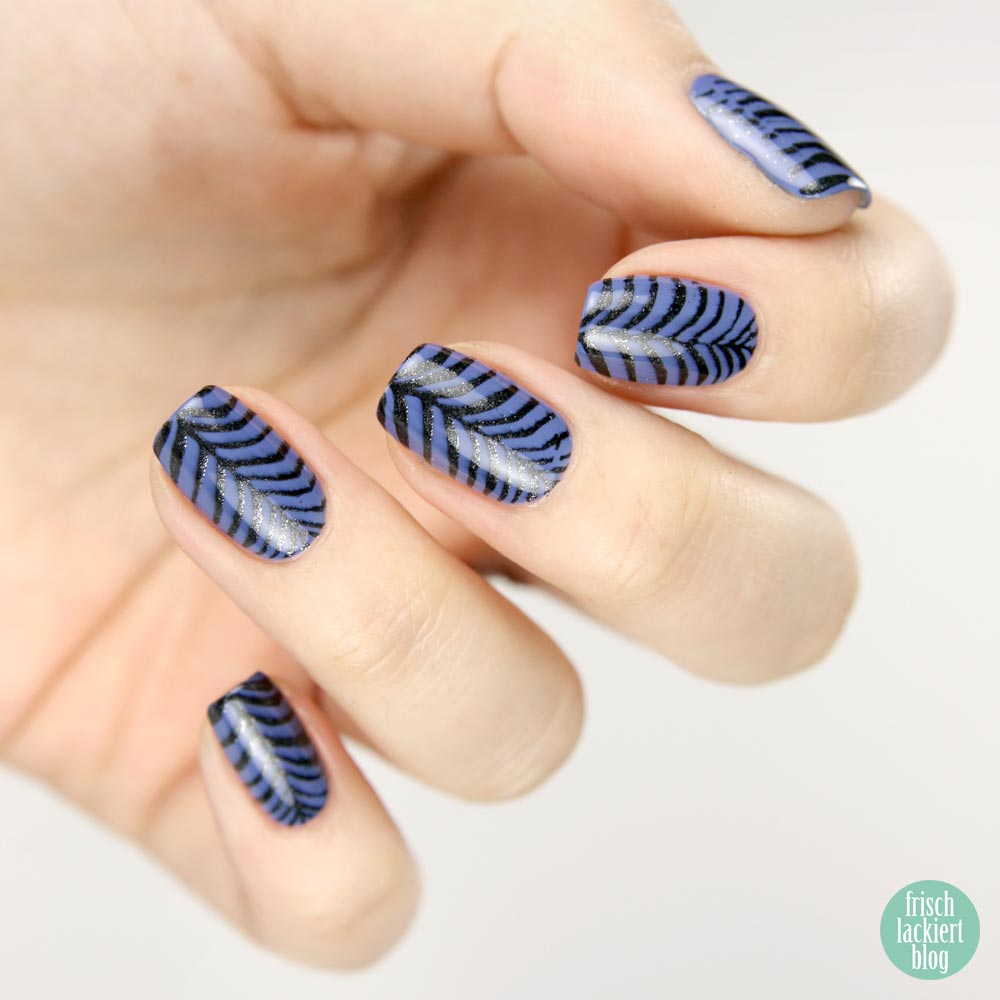 p2 Volume Gloss peace keeper - stamping nailart