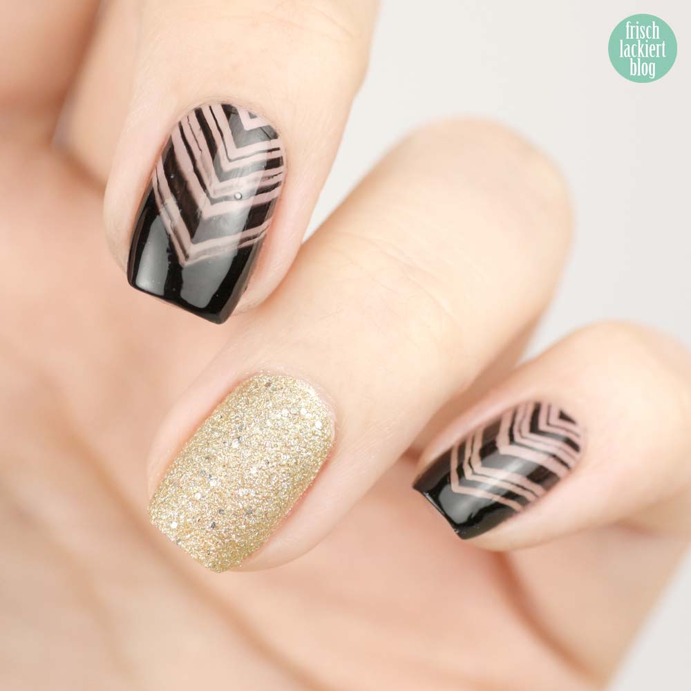 Frischlackiert-Challenge negative space nailart