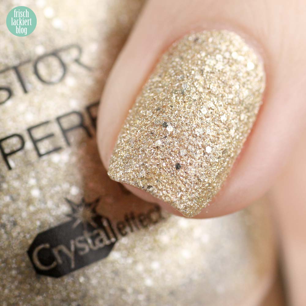Frischlackiert-Challenge negative space nailart
