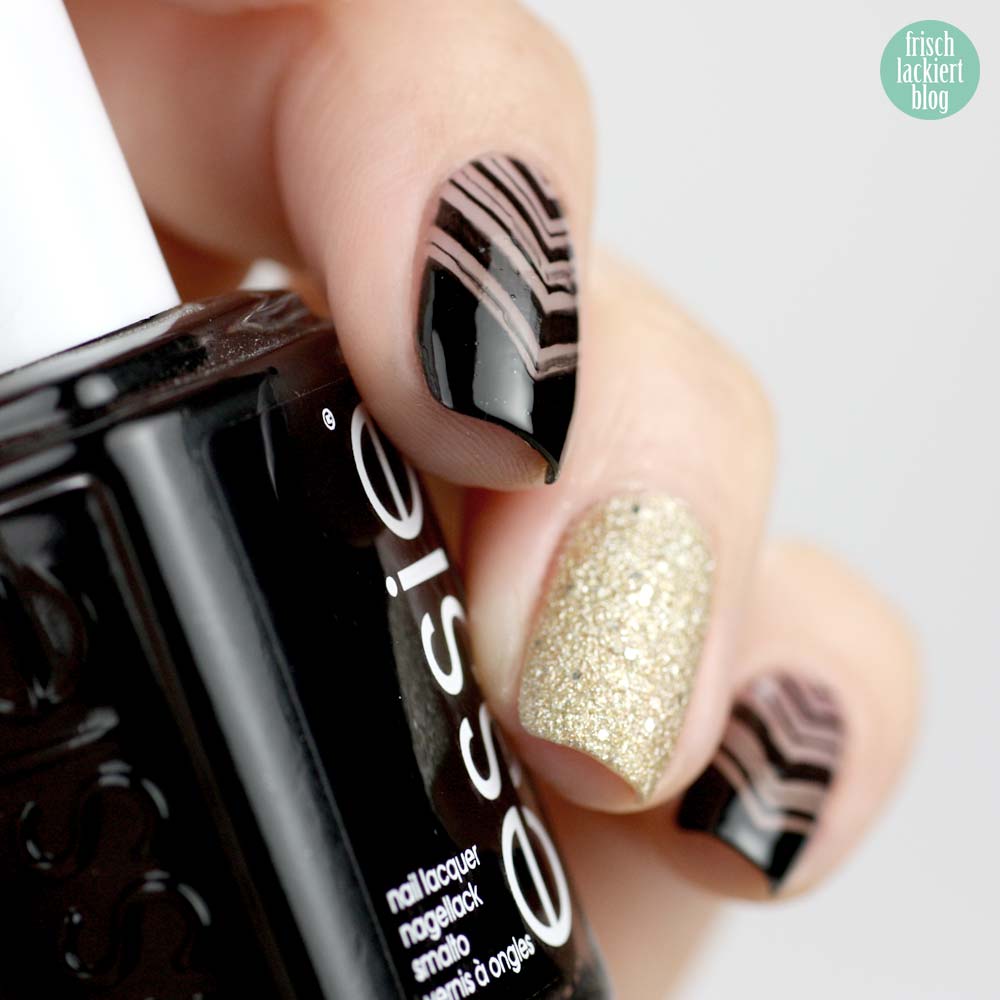 Frischlackiert-Challenge negative space nailart