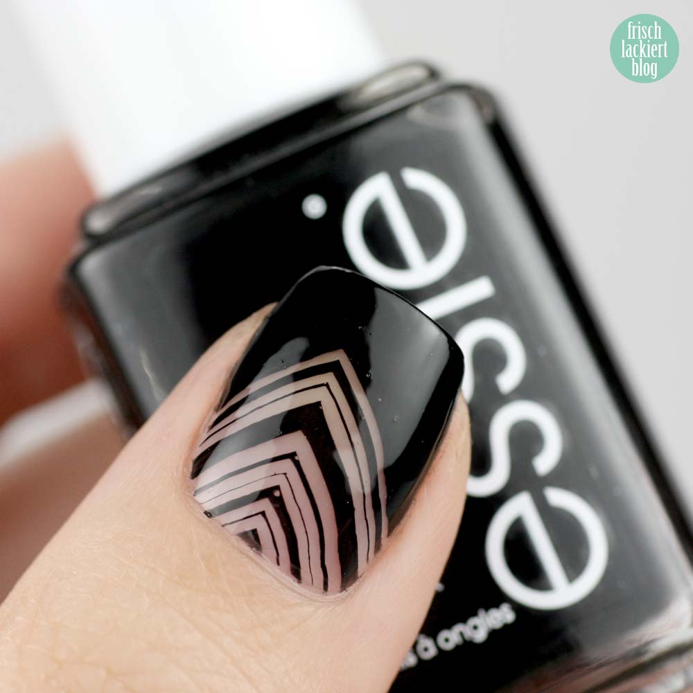 Frischlackiert-Challenge negative space nailart
