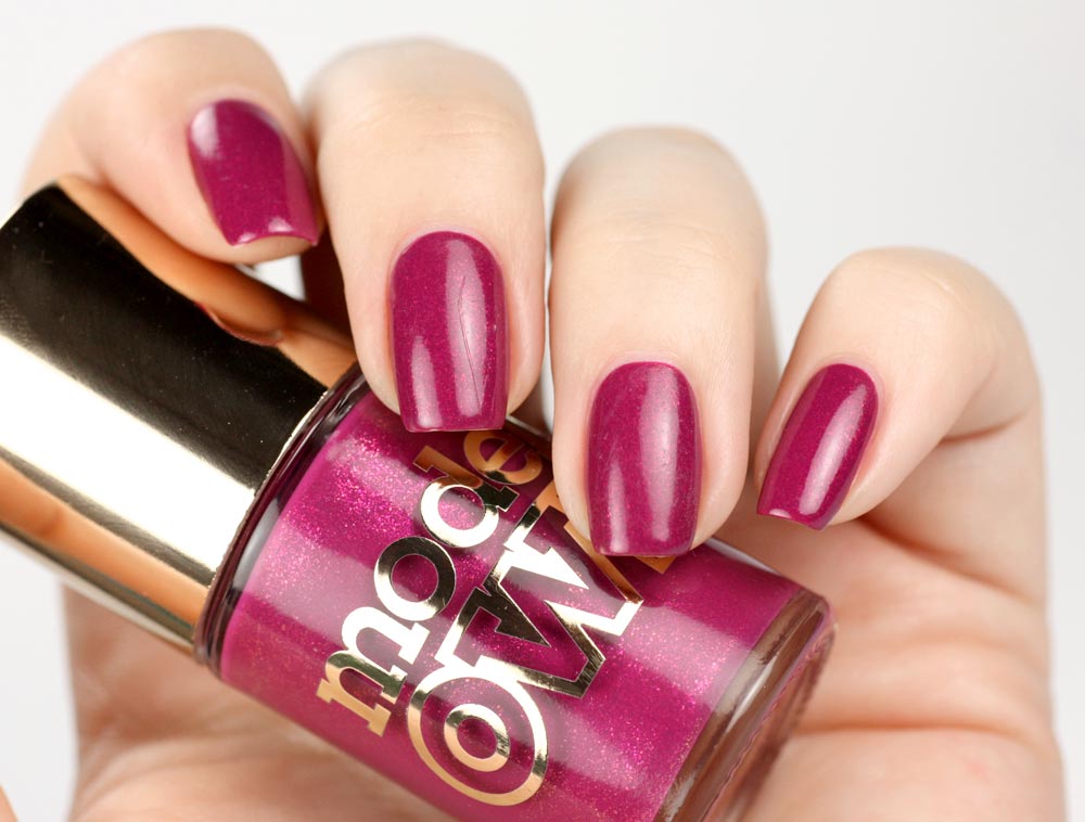 Models Own Diamond Luxe Oval Plum – swatch by frischlackiert