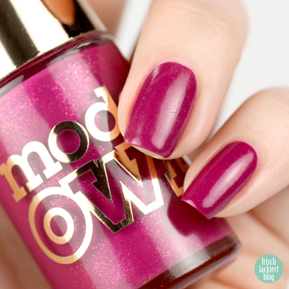 Models Own Diamond Luxe Oval Plum – swatch by frischlackiert