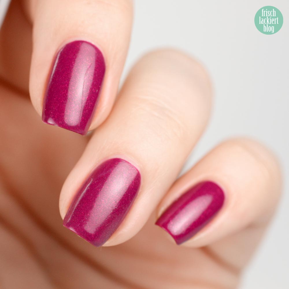 Models Own Diamond Luxe Oval Plum – swatch by frischlackiert