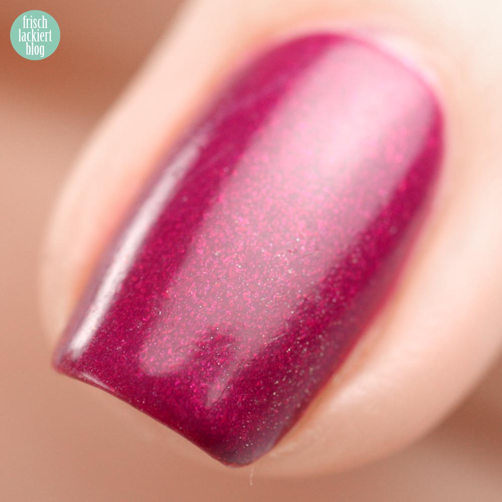 Models Own Diamond Luxe Oval Plum – swatch by frischlackiert