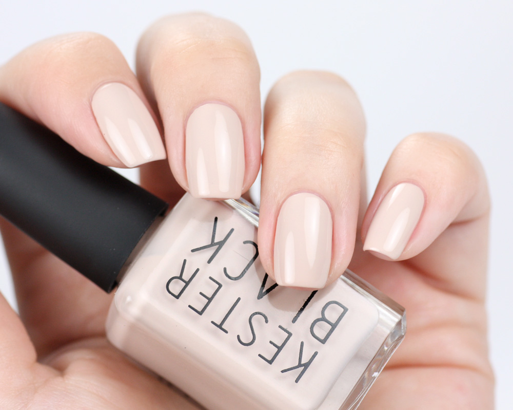 Kester Black – Buttercream - swatch by frischlackiert