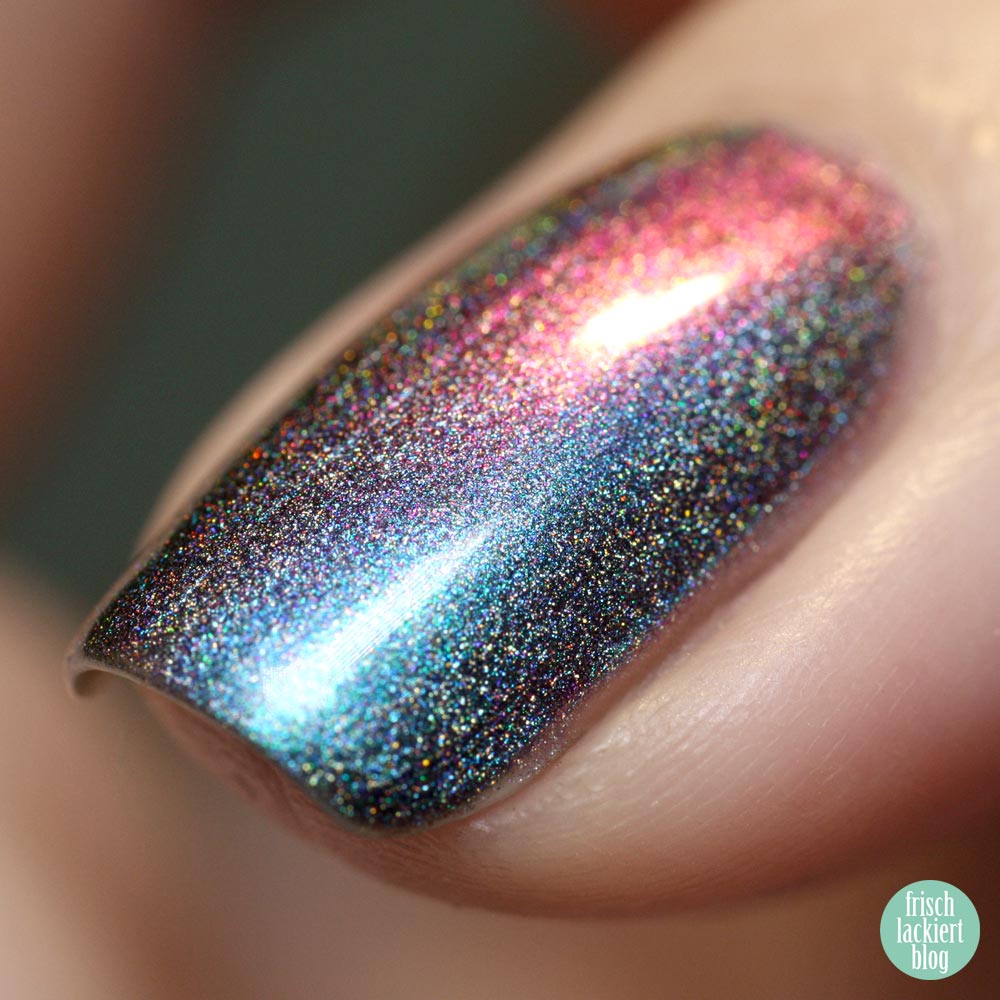 Frischlackiert-Challenge – Holo-Mania – Holo Galaxy Nailart - by frischlackiert