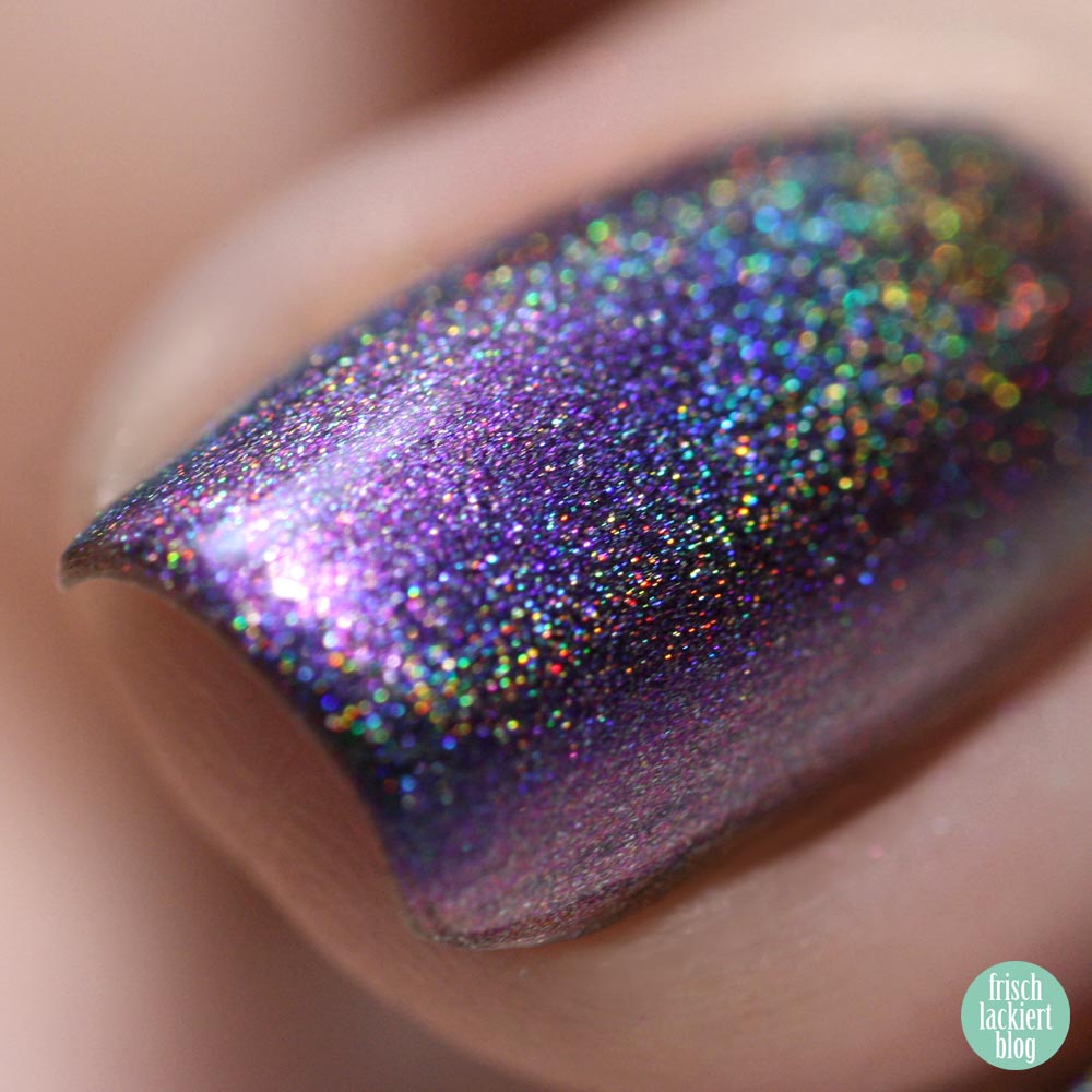 Frischlackiert-Challenge – Holo-Mania – Holo Galaxy Nailart - by frischlackiert
