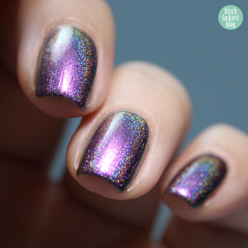 Frischlackiert-Challenge – Holo-Mania – Holo Galaxy Nailart - by frischlackiert