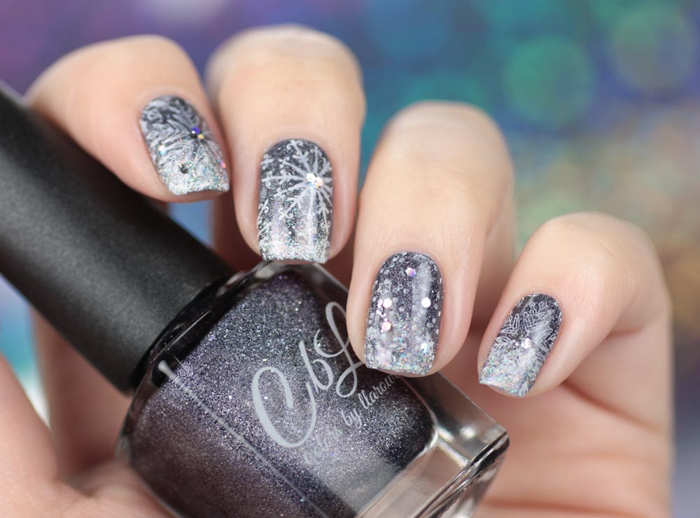 Colors by Llarowe – Empty Heart – Snowflake Gradient Holo Nailart – swatch by frischlackiert