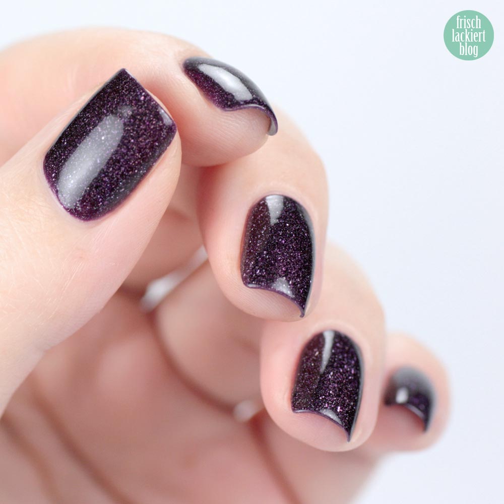 Masura Feast of Life – smoky violet holographic flakie nailpolish – swatch by frischlackiert