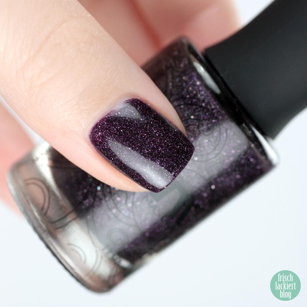 Masura Feast of Life – smoky violet holographic flakie nailpolish – swatch by frischlackiert
