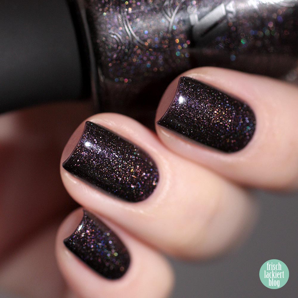 Masura Feast of Life – smoky violet holographic flakie nailpolish – swatch by frischlackiert