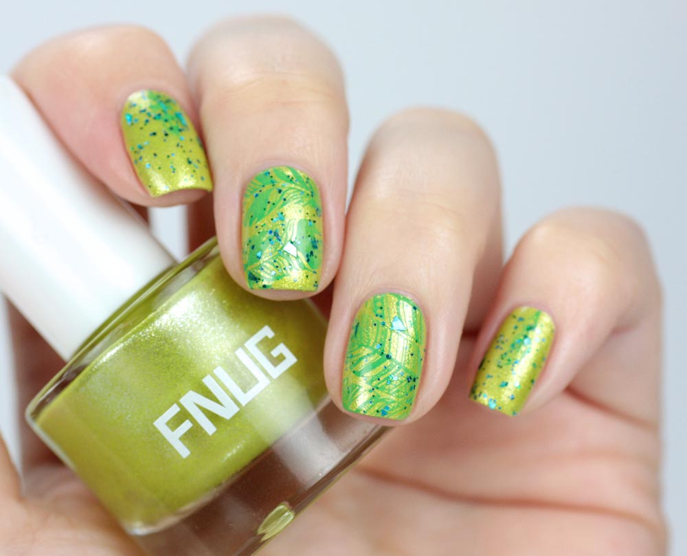 FNUG Acid Lime – ÜberChic Fabulous Feathers Stamping – by frischlackiert