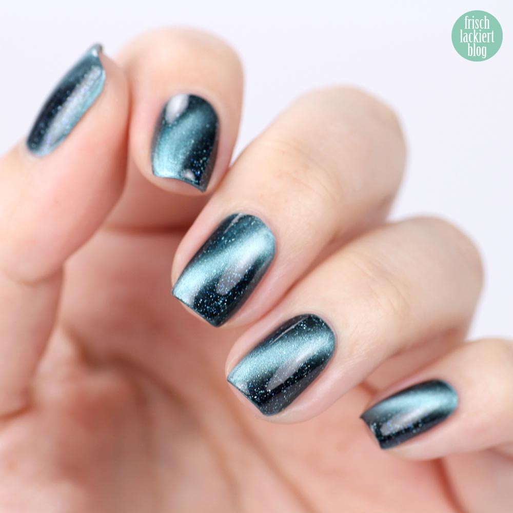 Masura Blue Stars – Magnetic Nailpolish – swatch by frischlackiert