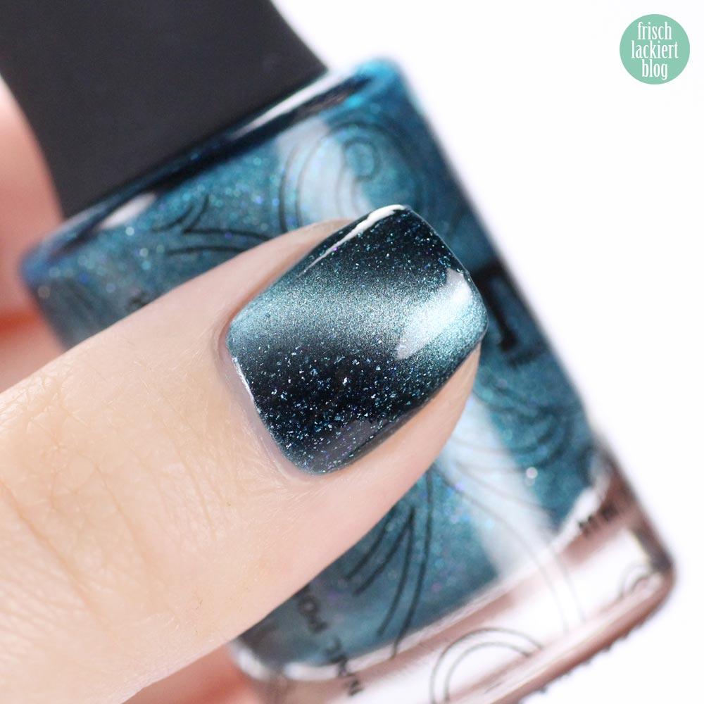 Masura Blue Stars – Magnetic Nailpolish – swatch by frischlackiert