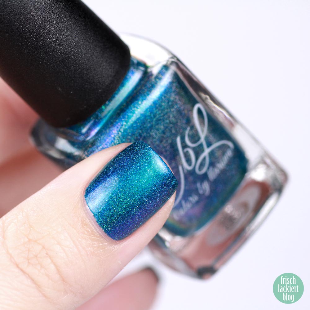 Colors by Llarowe The Deep End (H) - turquoise and purple multichrome holo nailpolish – swatch by frischlackiert