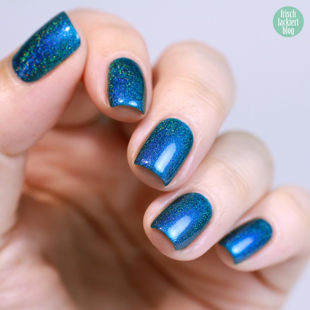 Colors by Llarowe The Deep End (H) - turquoise and purple multichrome holo nailpolish – swatch by frischlackiert