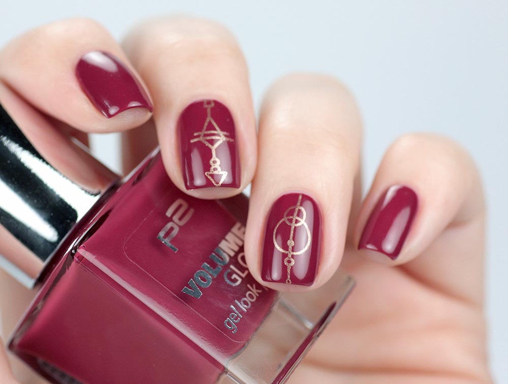 p2 Volume Gloss – wonder woman – gold stamping moyou minimal collection – ANNY golden sweetie – by frischlackiert