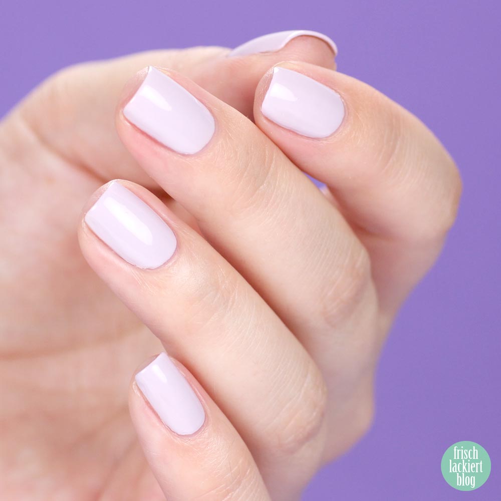 Sally Hansen Miracle Gel – All Chalked Up – light purple – swtach by frischlackiert