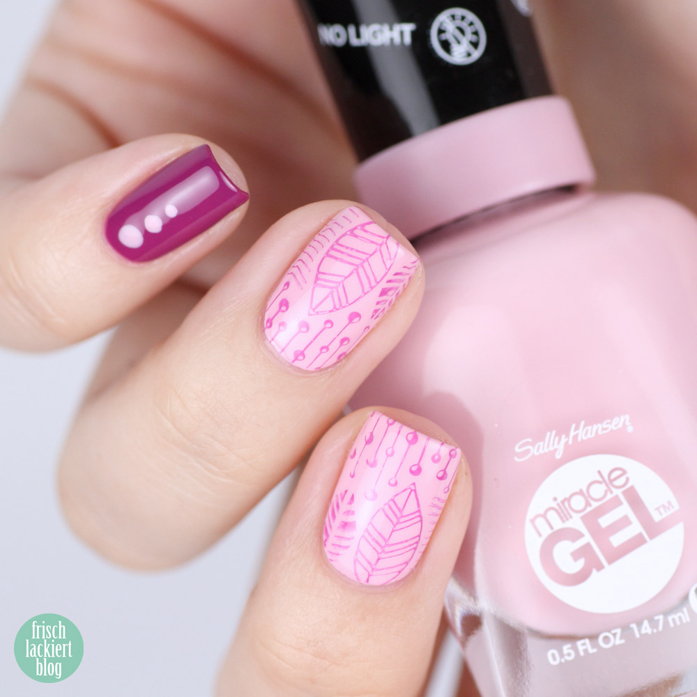 Sally Hansen Nagellack colorofthemoment – purple - rosa - lila - Pinky Promise und Scarlet Fever – by frischlackiert