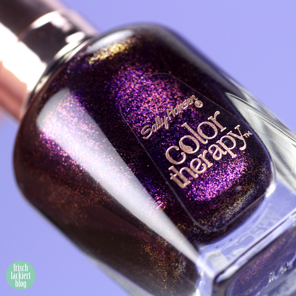 Sally Hansen Color Therapy Nailpolish – Slicks and Stones – dark purple shimmer – by frischlackiert