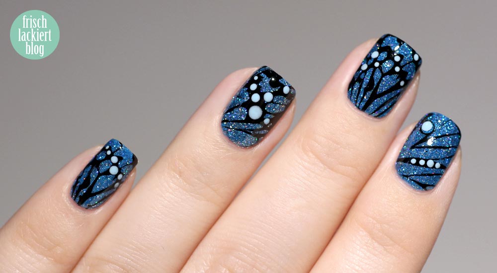 Queen Frostine Cupcake Polish – Schmetterling Nailart blau glitzer – by frischlackiert
