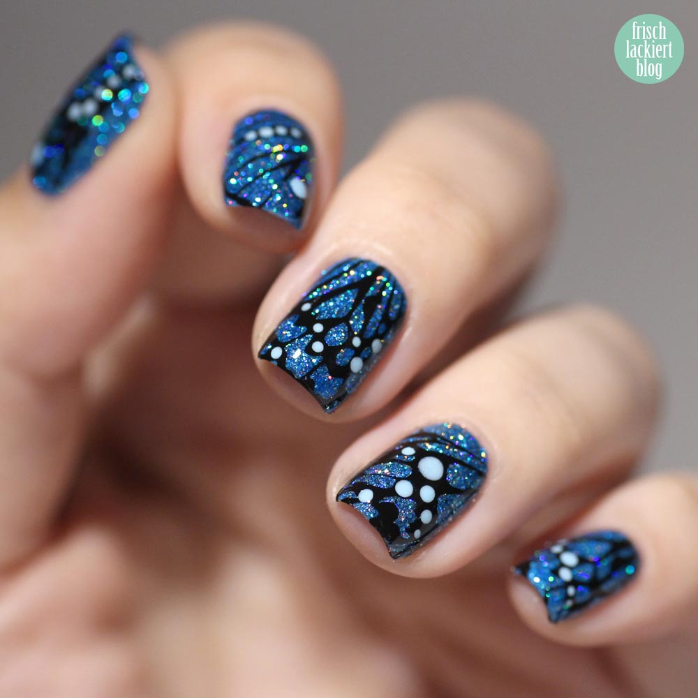 Queen Frostine Cupcake Polish – Schmetterling Nailart blau glitzer – by frischlackiert