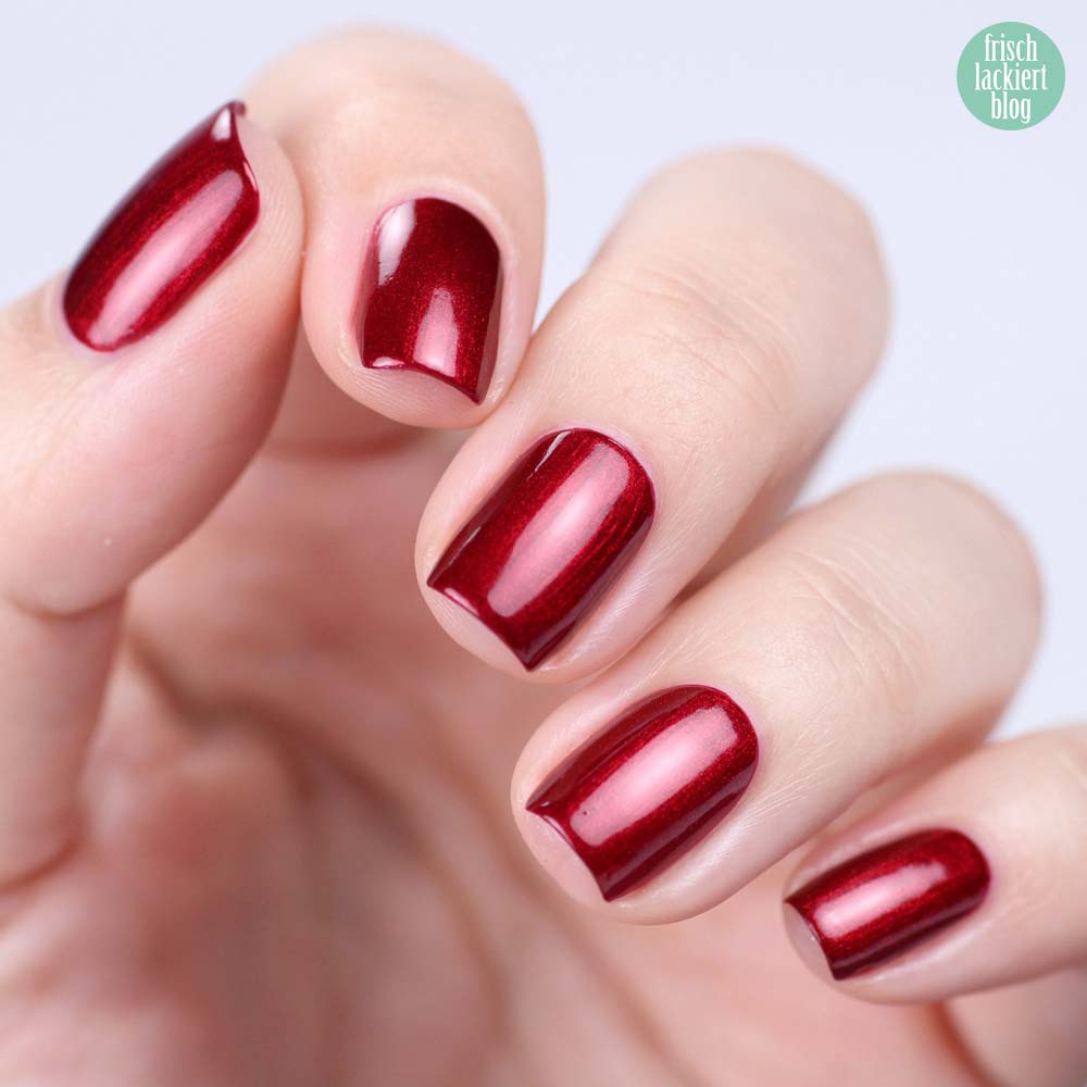 Misslyn Gel Effekt Nagellack – 250 glam alert – Schimmer Dunkelrot - swatch by frischlackiert