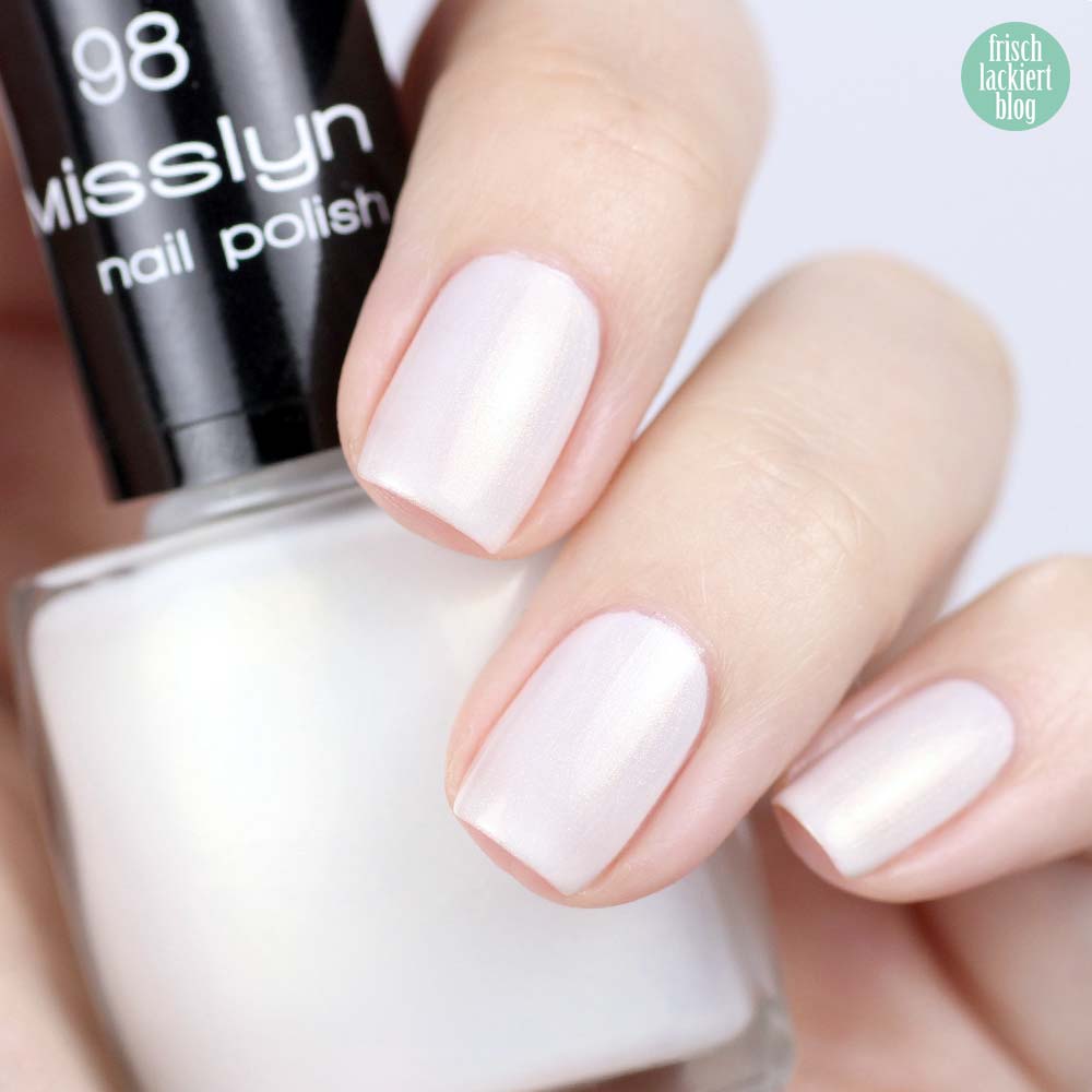 Misslyn Nagellack – 98 white sensation – Schimmer Weiß mit Gold – swatch by frischlackiert