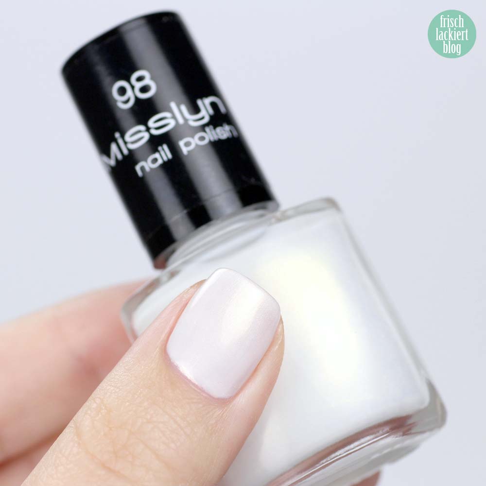 Misslyn Nagellack – 98 white sensation – Schimmer Weiß mit Gold – swatch by frischlackiert