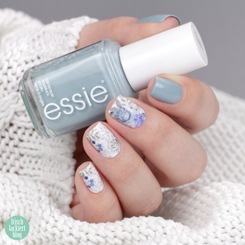 Sticker Gigant Nagelsticker / Nailwraps Rosali Frost & Essie Udon Know Me – Blaues Winter Nailart mit Rosen und Beeren – swatch by frischlackiert