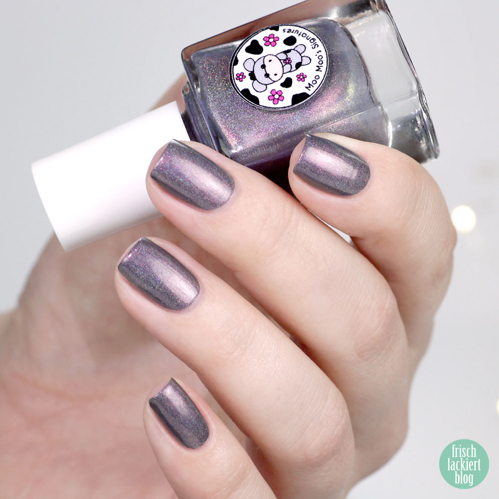 Moo Moo´s Signatures – Pandora´s Curse – Shimmer Paradise Collection – holographic nailpolish – by frischlackiert