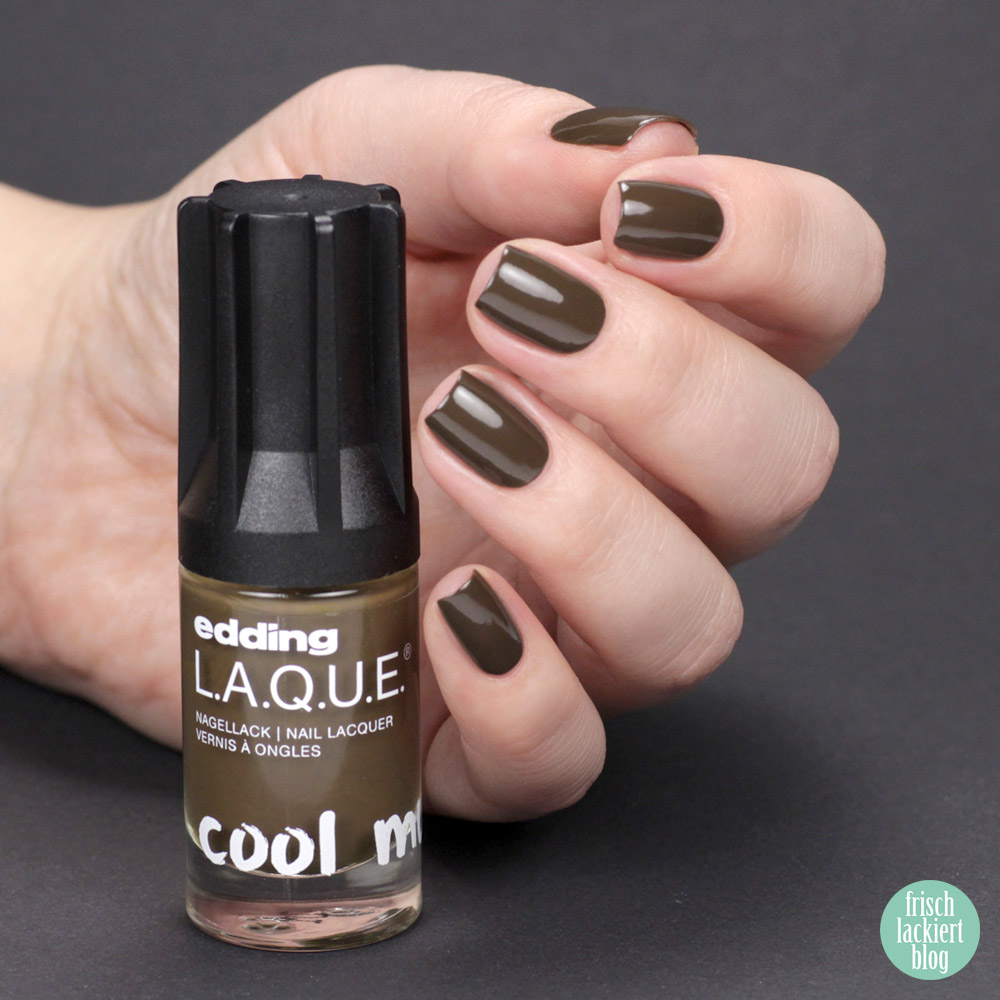 Edding L.A.Q.U.E. – Powerfrauen Kollektion 2018 - mellow moss - green brown nailpolish - swatch by frischlackiert