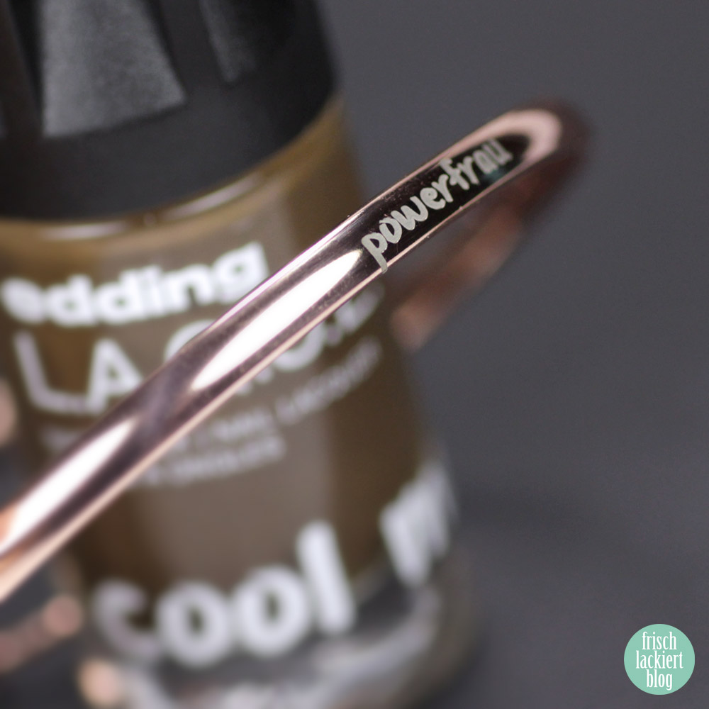 Edding L.A.Q.U.E. – Powerfrauen Kollektion 2018 - mellow moss - green brown nailpolish - swatch by frischlackiert