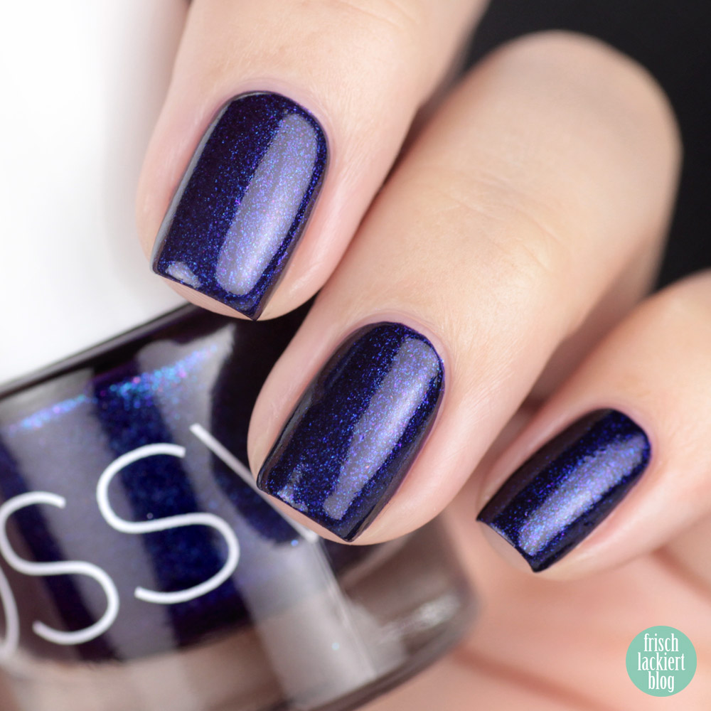Glossworks Nagellack – Midnight at the oasis – Dunkelblau mit Schimmer – swatch by frischlackiert
