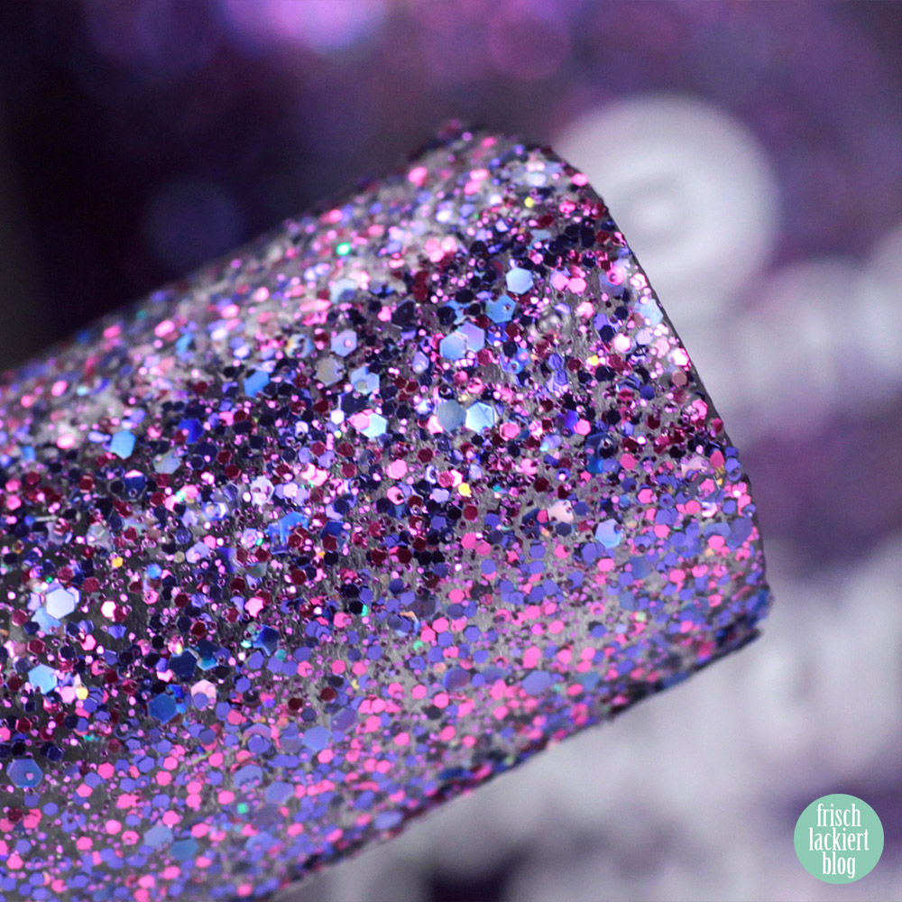 essence glitter on glitter off Peel-Off Glitzer Lacke im Test – spotlight on! – swatch by frischlackiert