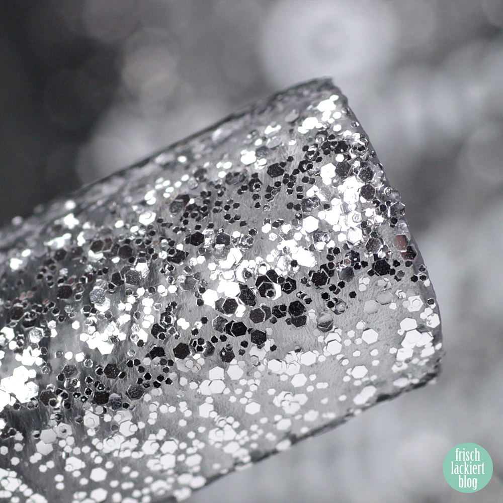 essence glitter on glitter off Peel-Off Glitzer Lacke im Test – put a ring on it – swatch by frischlackiert