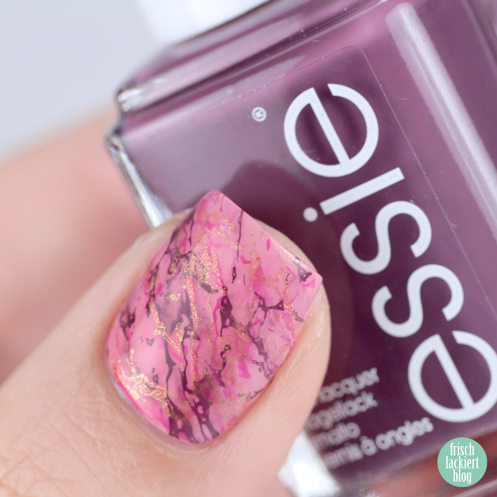 Rosa Stamping Marmor Nailart mit essie young, wild & me und MoYou Explorer Collection 33 – by frischlackiert