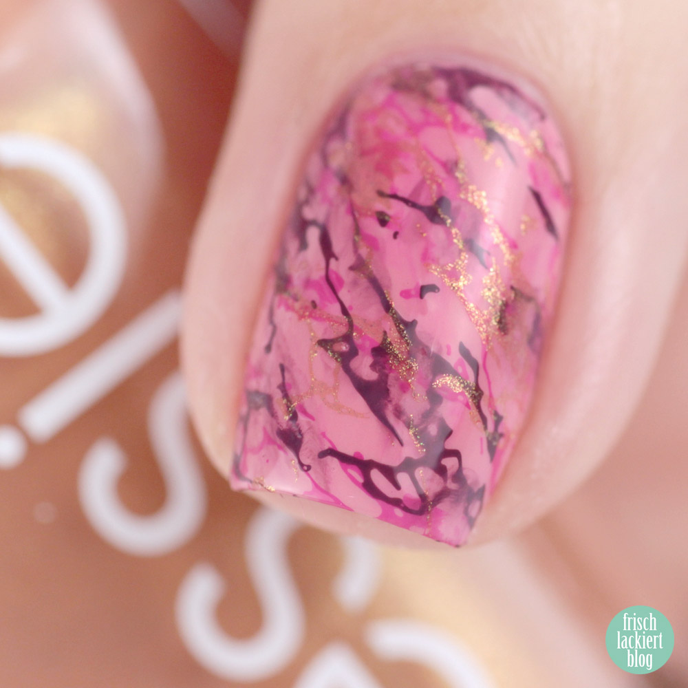 Rosa Stamping Marmor Nailart mit essie young, wild & me und MoYou Explorer Collection 33 – by frischlackiert