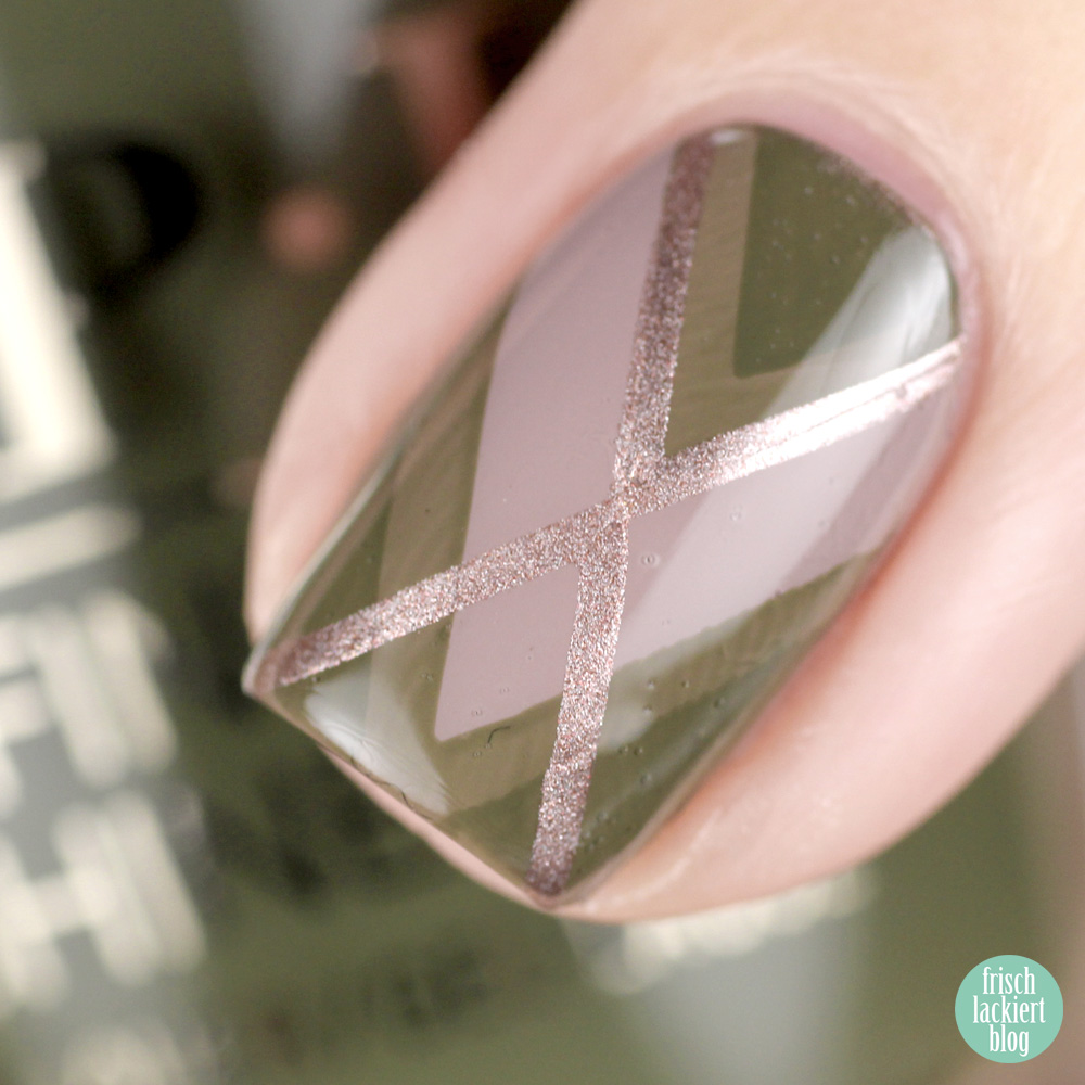Frischlackiert-Challenge – Chevorn Nailart – Dreiecke – Pullovermuster – by frischlackiert