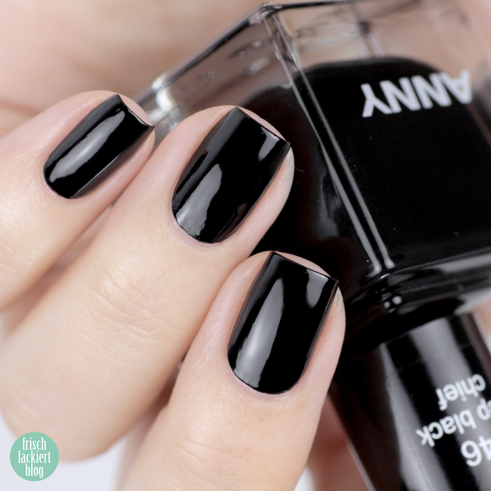 ANNY deep black chief – black nailpolish – swatch by frischlackiert