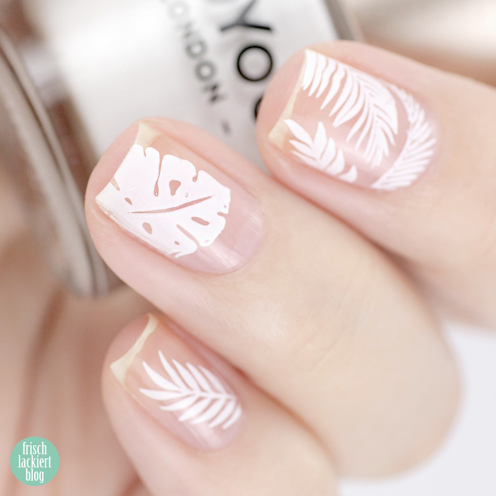 Frischlackiert-Challenge – Weiß und Gold Nailart – Cut Out Sytle – by frischlackiert