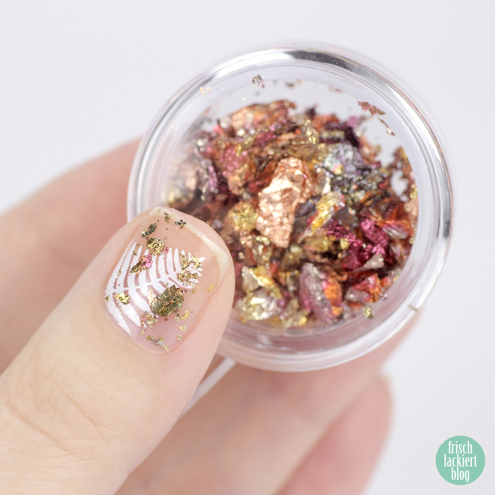 Frischlackiert-Challenge – Weiß und Gold Nailart – Cut Out Sytle – by frischlackiert