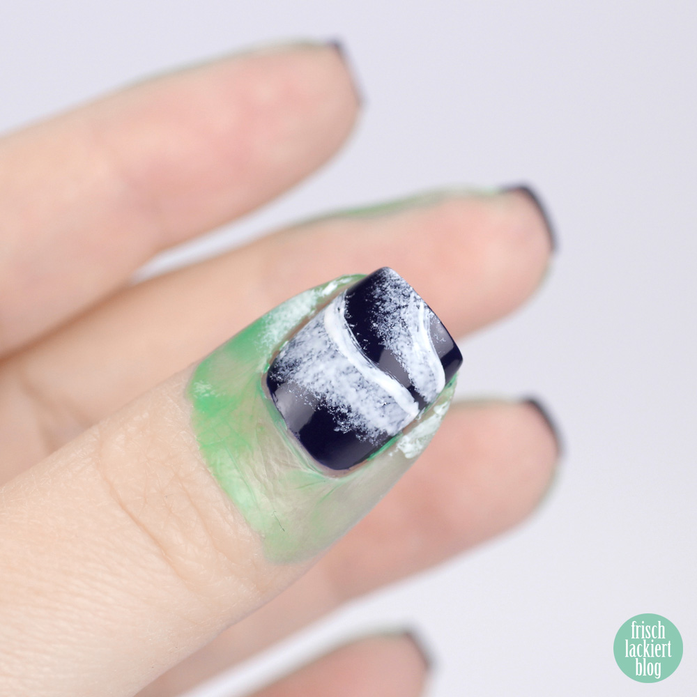 Frischlackiert-Challenge – Sterne und Nordlichter - northern lights aurora nailart tutorial – by frischlackiert