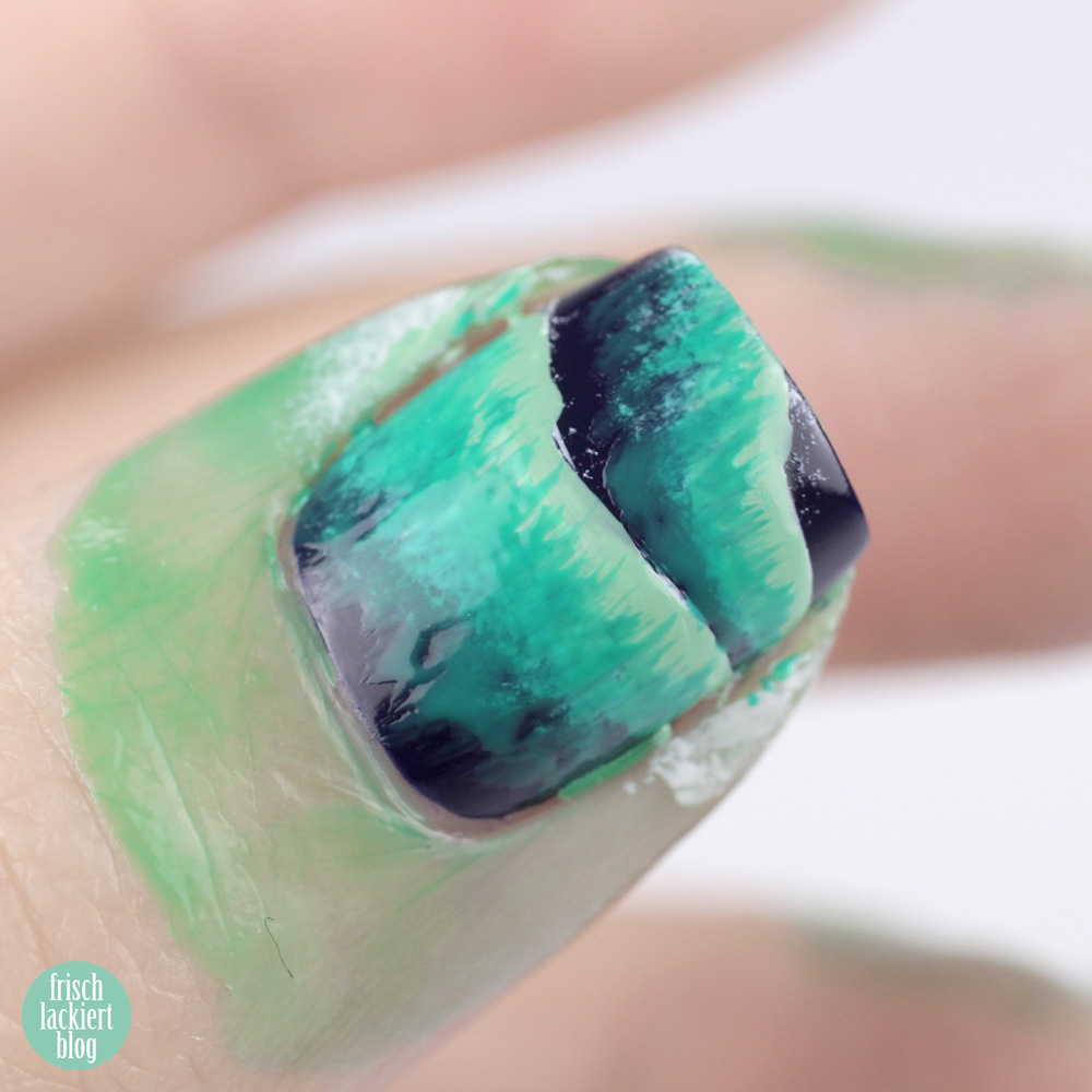 Frischlackiert-Challenge – Sterne und Nordlichter - northern lights aurora nailart tutorial – by frischlackiert