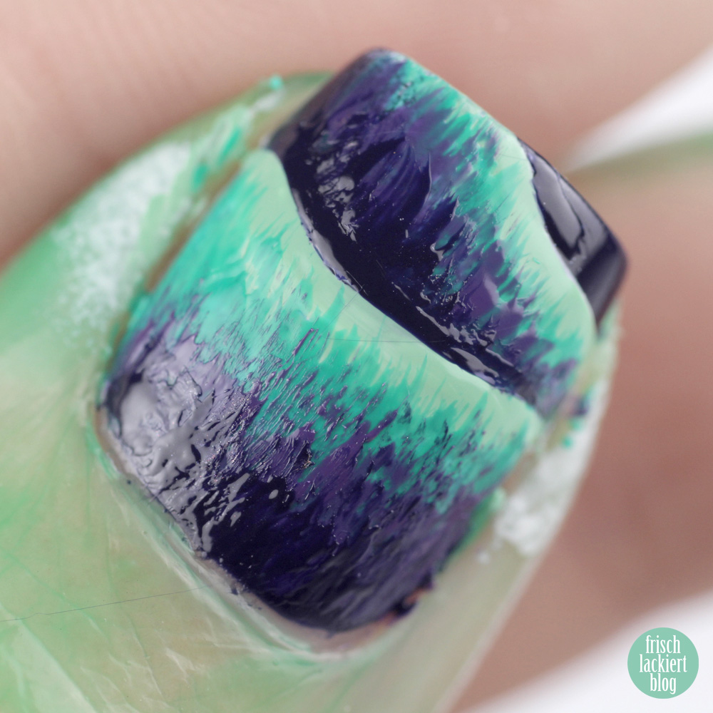 Frischlackiert-Challenge – Sterne und Nordlichter - northern lights aurora nailart tutorial – by frischlackiert