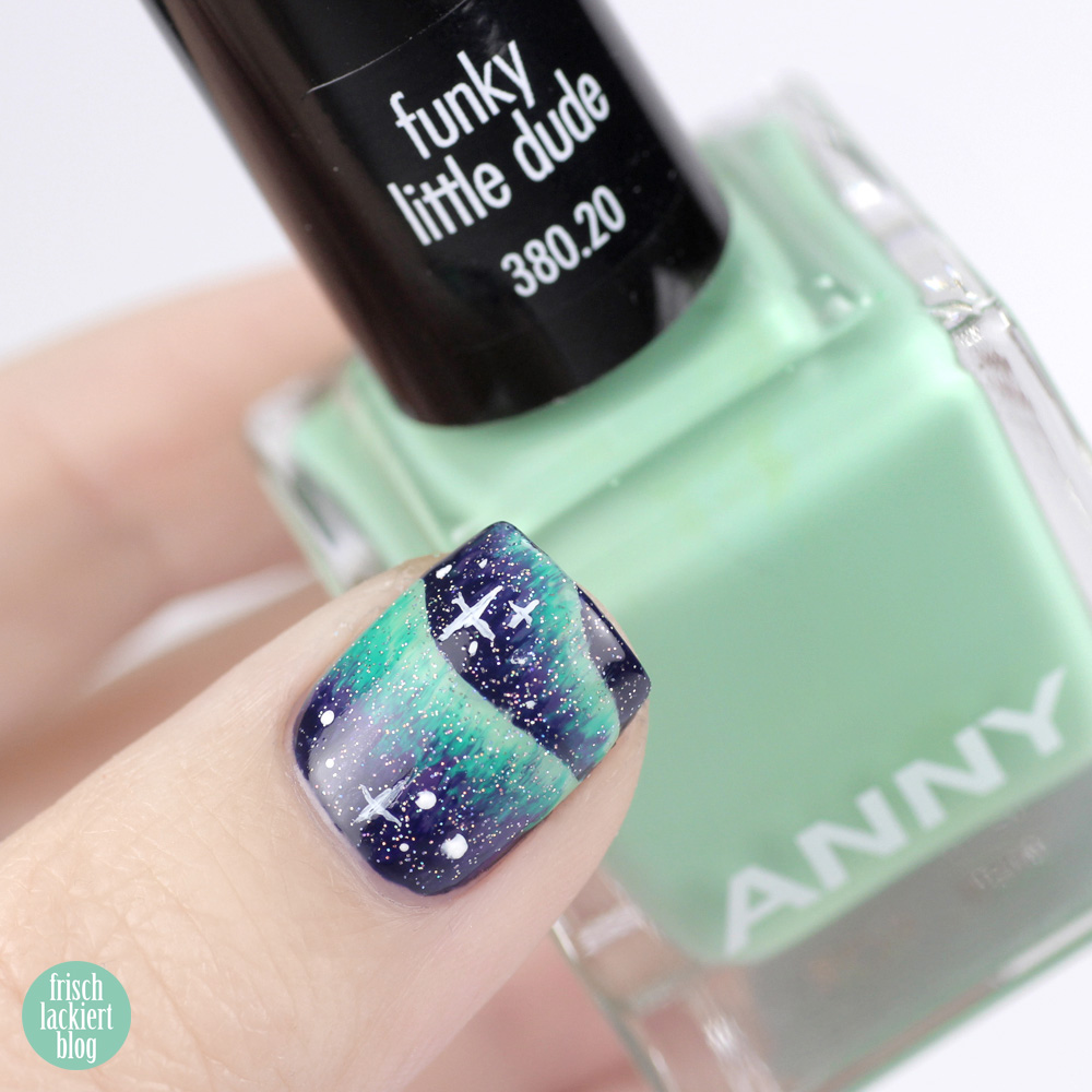 Frischlackiert-Challenge – Sterne und Nordlichter - northern lights aurora nailart tutorial – by frischlackiert
