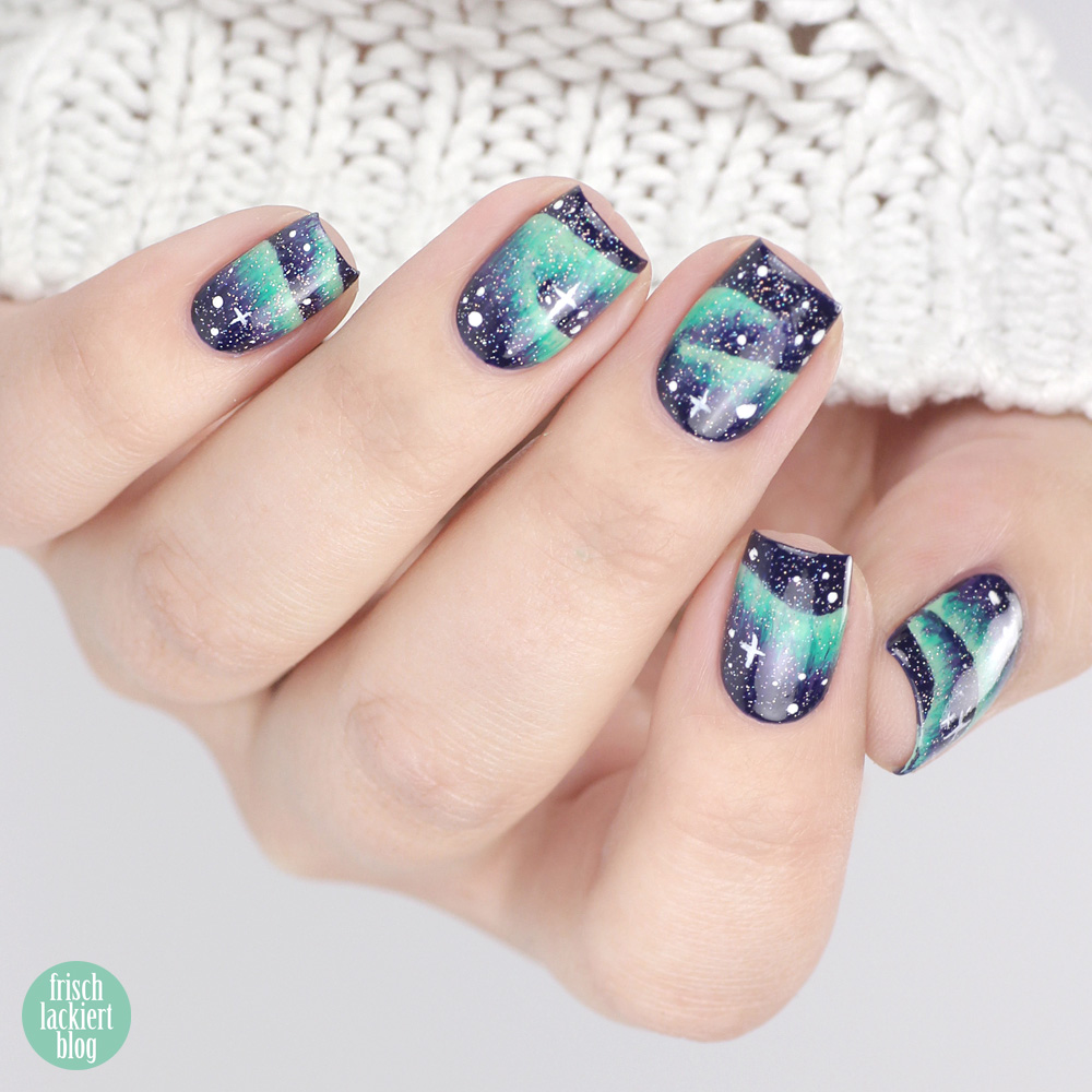 Frischlackiert-Challenge – Sterne und Nordlichter - northern lights aurora nailart tutorial – by frischlackiert