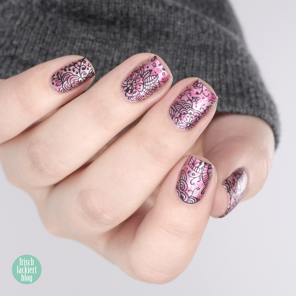 MoYou Stamping Nailart mit Rosa Metallic und Blumen für den Frühling – by frischlackiert